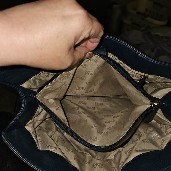 Michael Kors Navy Blue Leather Bag - Picture 7 of 7